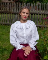 Bluzka z koronką haftowaną