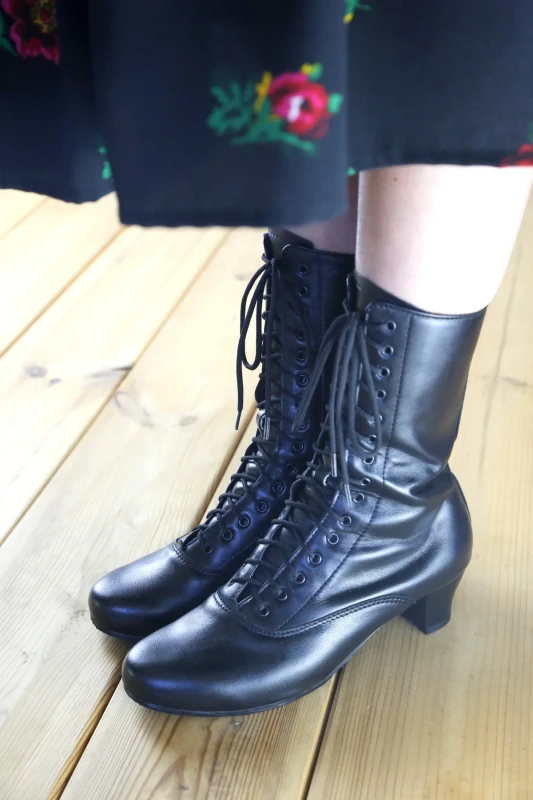 Buty damskie ludowe_2025_09_08_0715.webp