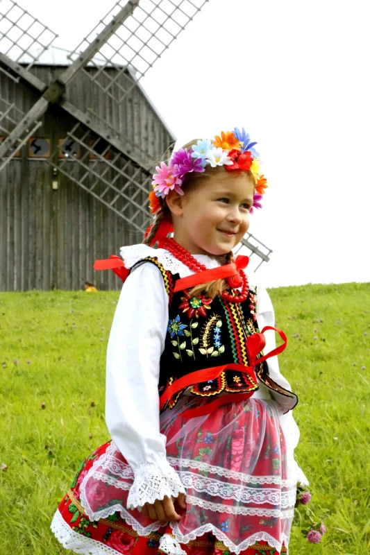 Strój ludowy dziecięcy_2023_09_03_2439.webp